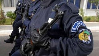 عنصر أمن في الجزائر