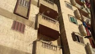 الأم تركته في المنزل من أجل فحص ابنتها الصغرى لدى طبيب