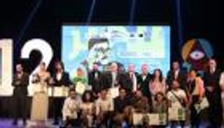 "بنت القمر" يتوج بجائزة مهرجان الإسكندرية المسرحي الدولي (صور)