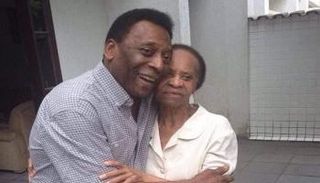 بيليه مع والدته