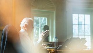 بايدن في مكتبه- تويتر