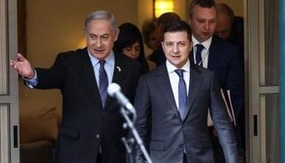 نتنياهو وزيلينسكي خلال لقاء سابق بينهما في القدس - أرشيفية