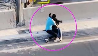 شاب وفتاة كوبري الساحل