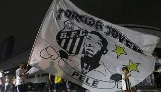 بيليه أسطورة كرة القدم البرازيلية