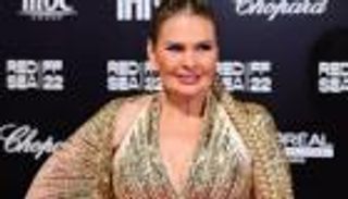 يسرا تحمد الله على عدم الإنجاب.. وتكشف السبب