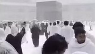 سقوط أمطار على المسجد الحرام