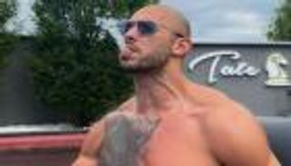 "أندرو تيت".. "عملاق" يقلق طالبان وتكرهه النساء