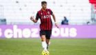 الأفضل في الدوري الفرنسي.. نجم الجزائر "المنحوس" يفرض نفسه