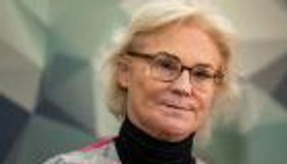  هل تُسقط "الألعاب النارية" وزيرة دفاع ألمانيا؟