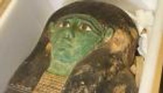 التابوت الأخضر.. "العين الإخبارية" تكشف خفايا صاحب المقام الرفيع