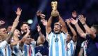 أجويرو يكشف كواليس غضب ميسي بعد التتويج بكأس العالم