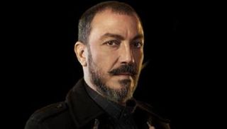 الممثل المصري طارق لطفي