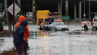 العاصفة الجديدة تأتي بعد أيام من عاصفة القرن