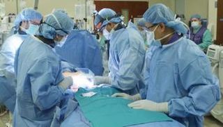 جراحة في الرئة - صورة أرشيفية