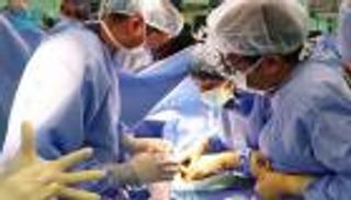 فصل توأم سيامي سعودي بعد عملية استغرقت 7 ساعات (صور)