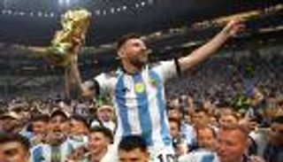 حصاد كأس العالم.. ميسي يحصد 3 جوائز استثنائية في 24 ساعة