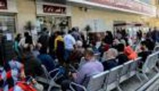 أموال المصريين "حائرة" بين شهادات الادخار.. موجة "كسر الودائع"