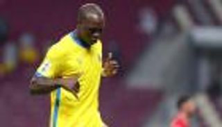 مانشستر يونايتد يصفع فينسنت أبوبكر عبر "عدو ميسي"