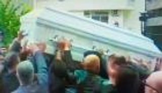 "يوم الوداع".. تشييع جثمان نجل جورج وسوف على أغاني والده (فيديو)