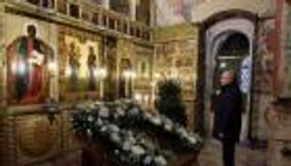 فقدان للثقة أم مخاوف صحية.. لماذا حضر بوتين قداس عيد الميلاد وحيدا؟