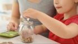 "العين الإخبارية" تعرض روشتة تربية الأولاد على تقبل الظروف الاقتصادية