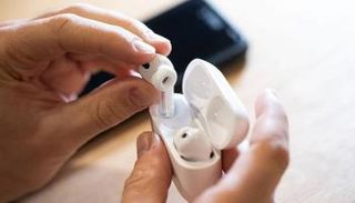 سماعة الرأس اللاسلكية أبل Airpods - أرشيفية