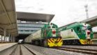 الشرطة النيجيرية: مسلحون هاجموا قطارا واختطفوا بعض ركابه