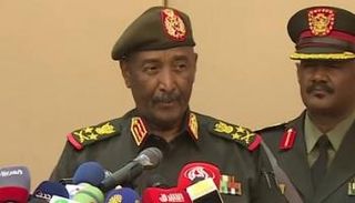 البرهان خلال إعلان انطلاق المرحلة النهائية للتسوية السياسية