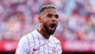 من أجل يوسف النصيري.. وست هام يغري إشبيلية بعرض جديد