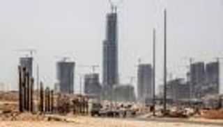 مصر تضبط الإنفاق لكبح الدولار.. تأجيل مشروعات حكومية