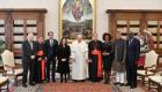 دعم وتشجيع وإشادة.. البابا فرنسيس يلتقي لجنة تحكيم جائزة زايد للأخوة الإنسانية 2023