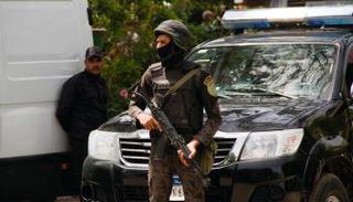 عنصر من الشرطة المصرية