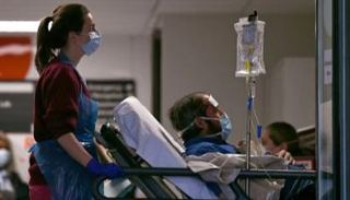 مستشفيات بريطانيا تعاني نقصا في عدد الأسرة