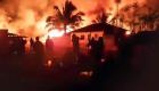 "الشباب" الإرهابية تحرق منازل قرية كاملة وسط الصومال