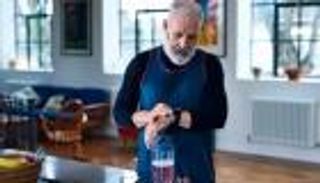 تحديث نظام تشغيل ساعة أبل الذكية يدويا وأوتوماتيكيا.. خطوات سهلة