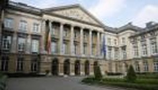 بعد إدانة عامل إغاثة.. بلجيكا ترد باستدعاء سفير إيران 