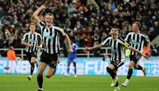 فرحة دان بيرن بالهدف الأول لنيوكاسل