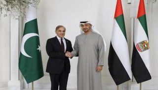 الشيخ محمد بن زايد آل نهيان يستقبل شهباز شريف