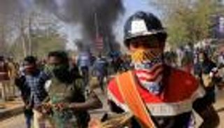 "التسوية" المصرية على طاولة فرقاء السودان.. قبل انفجار المشهد