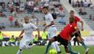 ما هي القنوات الناقلة لمباراة الجزائر وليبيا في الشان 2023؟