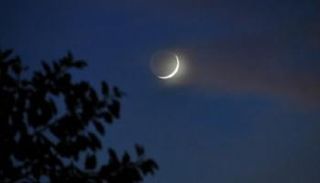 يبقى الهلال الجديد في سماء مكة المكرمة لمدة 44 دقيقة