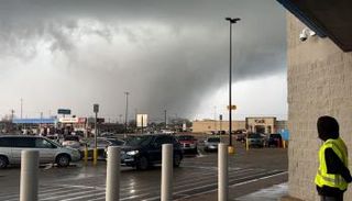 إعصار في أمريكا