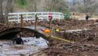 كاليفورنيا تكافح العواصف وتترقب إعصارا.. مصائب بالجملة (صور)