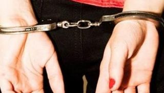 الزوجة تعرفت على عشيقها عبر مواقع التواصل