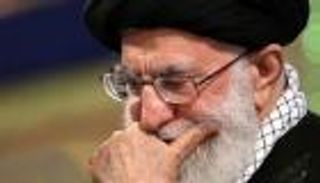 مصير وزير دفاع إيران السابق بعد إعدام نائبه.. "شمخاني" يترقب