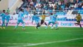 بهدايا الشباب والنصر.. الاتحاد يخطف وصافة الدوري السعودي ويرصد القمة