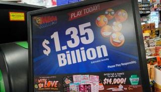 جائزة ميجا مليونز الكبرى بلغت قيمتها 1.35 مليار دولار