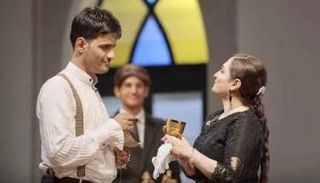 جانب من العرض المسرحي 