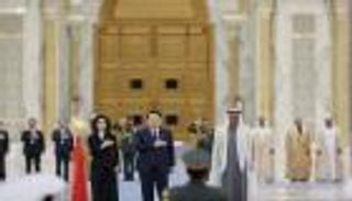 محمد بن زايد ورئيس كوريا الجنوبية يبحثان تعزيز العلاقات والتعاون