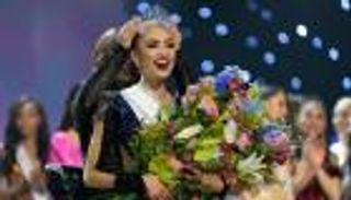 أمريكية تحصد لقب ملكة جمال الكون.. جميلة تدعم البيئة (صور وفيديو)